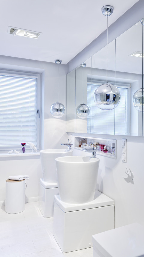 White 5 modern style decorating design screenshot
