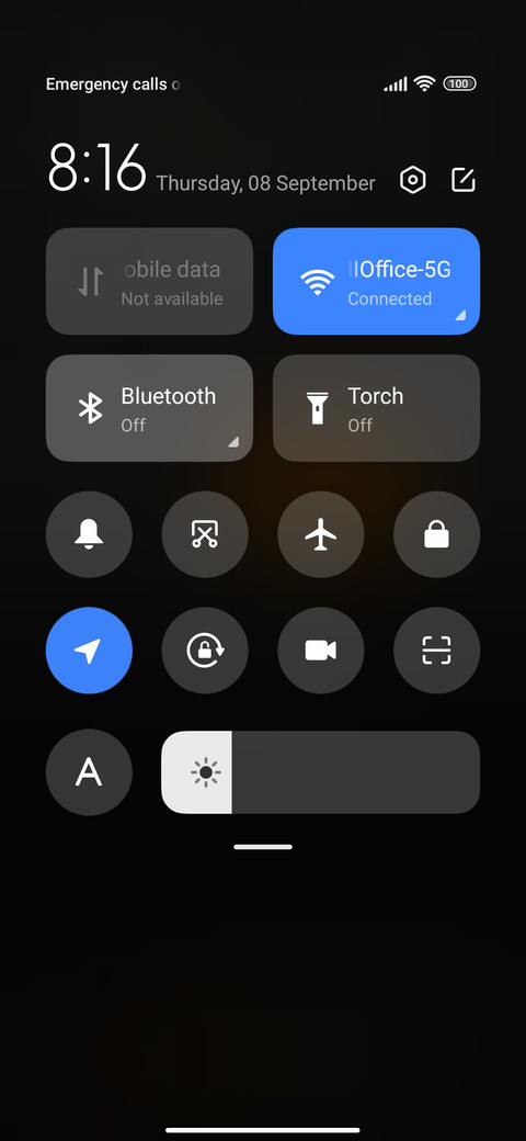 Elegant black screenshot
