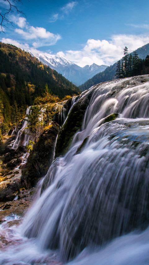 The autumn waterfalls of jiuzhai mountain tint the frosty screenshot