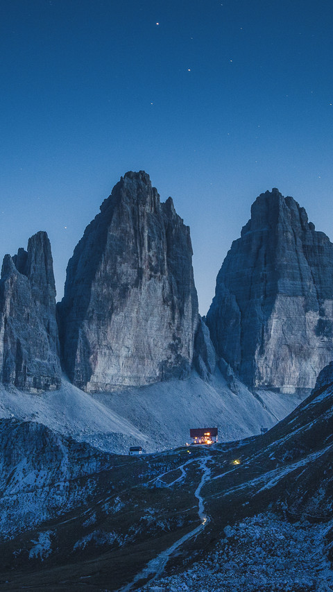 Tre Cime di Lavaredo Mountains screenshot
