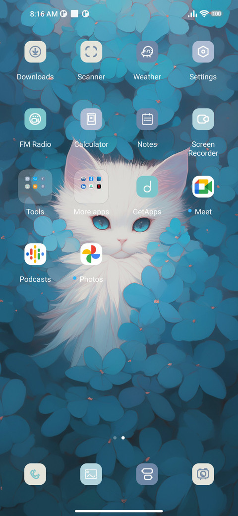 white cat screenshot