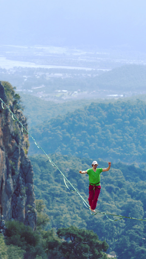 Brave climb-01 screenshot