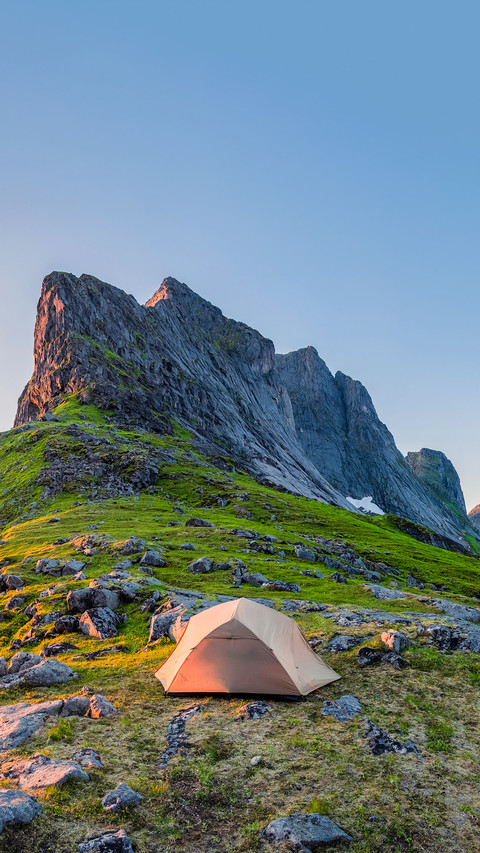 wild camping in the lofoten islands screenshot