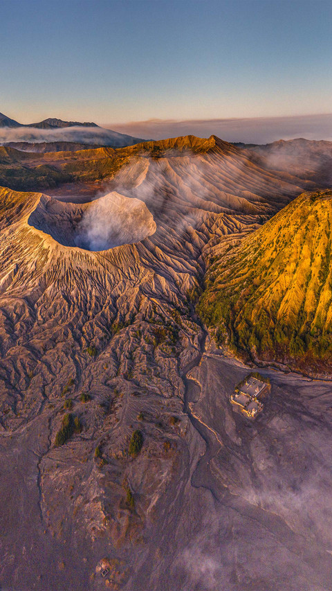Bromo volcano on java island 2 screenshot
