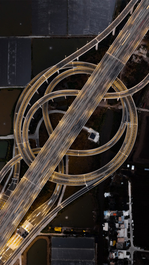 Symphony of elevated bridges screenshot