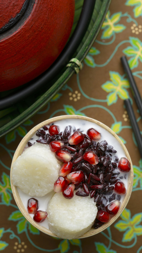 Tape uli sweet fermented black sticky rice with coconut screenshot