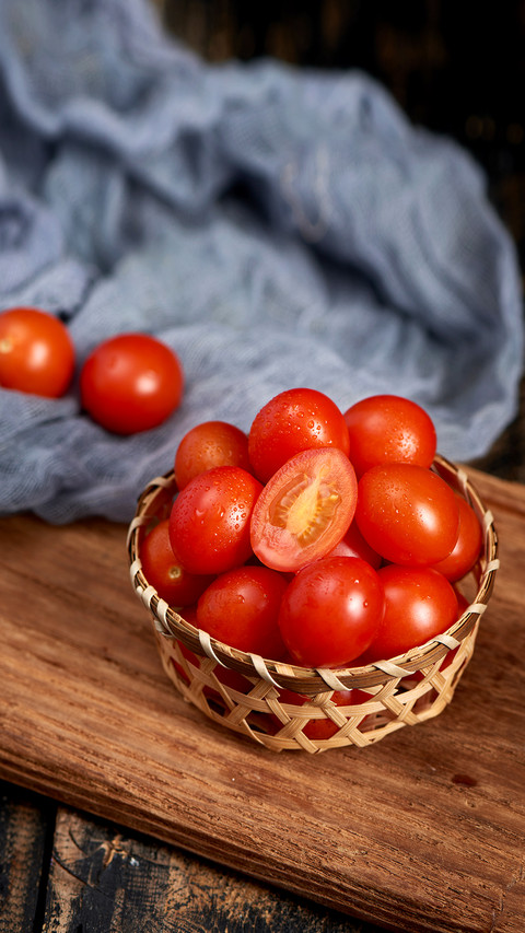 Fresh Virgin Fruit in the Basket screenshot