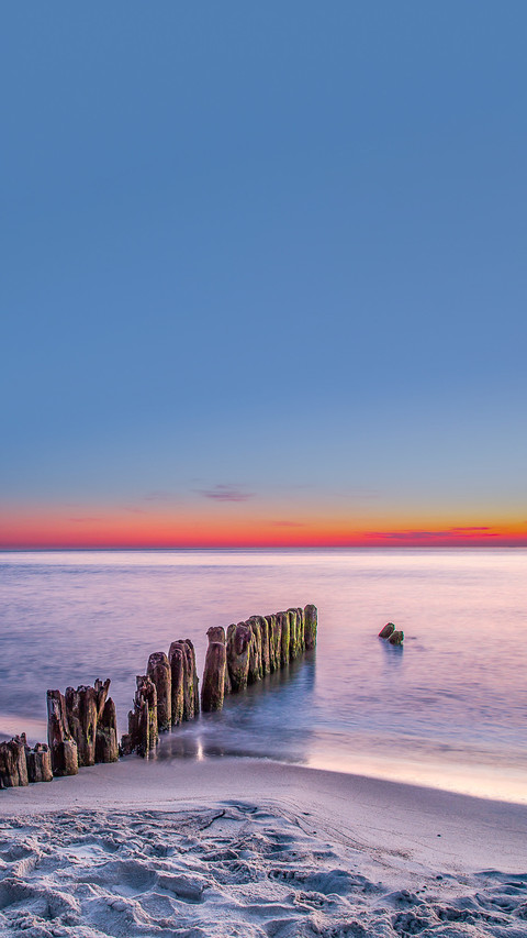 Landscape polish sea shore with breakwaters screenshot