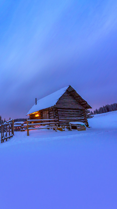 Fantastic landscape with snowy house screenshot