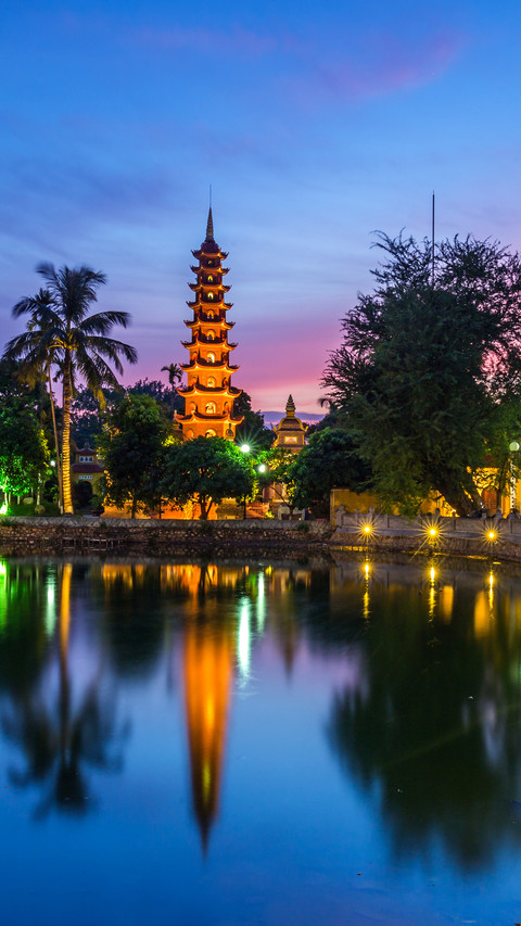 Zhenguo temple in vietnam screenshot