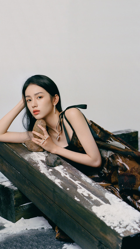 周也 英气与美貌并存 screenshot