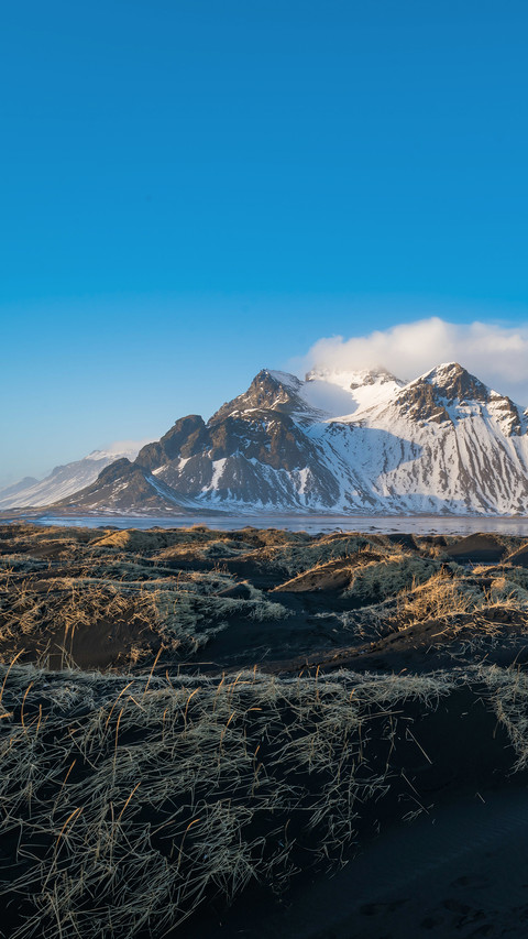 Iceland Bat Mountain Winter Dusk screenshot