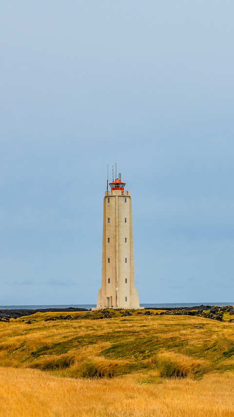 Lonely Autumn View of Beautiful Malariff White Lighthouse screenshot