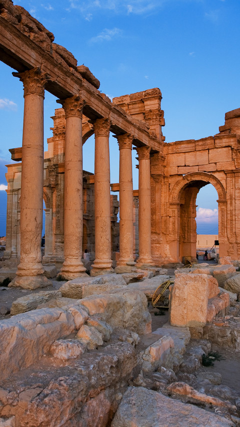 Palmyra  colonnades screenshot