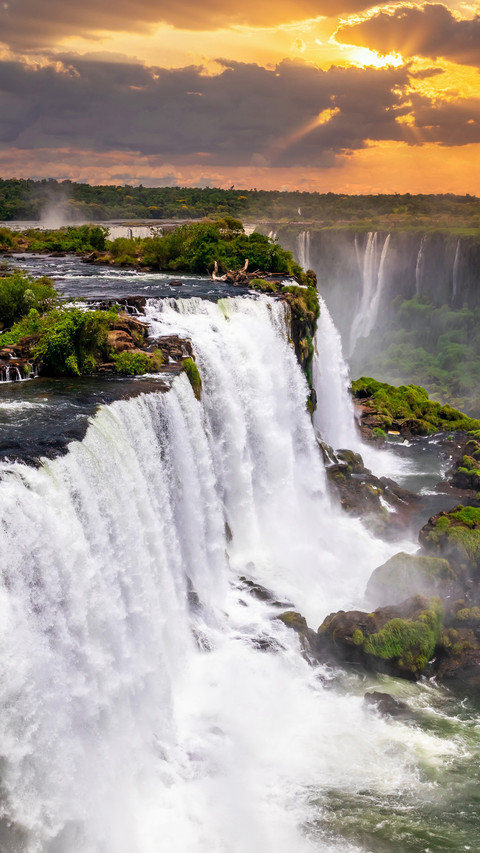 The widest waterfall in the world screenshot