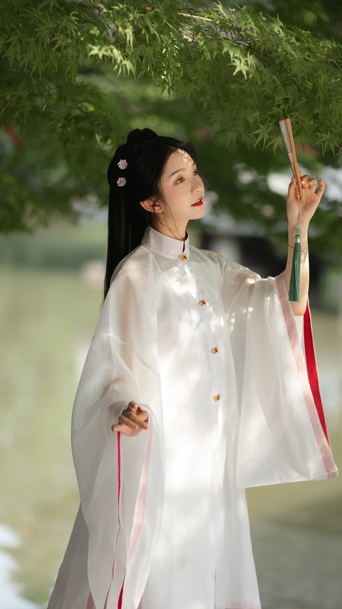 头饰品是身份象征吗 screenshot