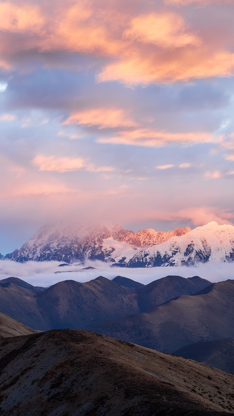Scenery of Snowy Mountains in the Sichuan Tibet Plateau screenshot
