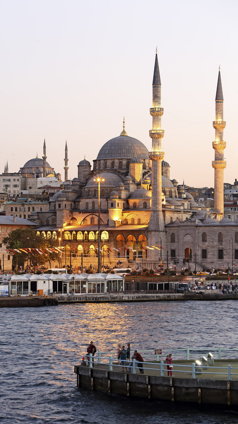 The eight most beautiful churches in the world 68 screenshot