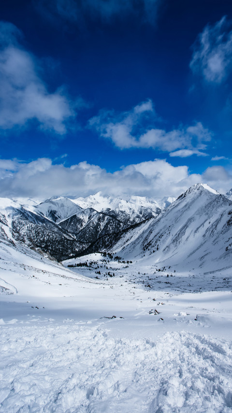 The top of the mountains screenshot
