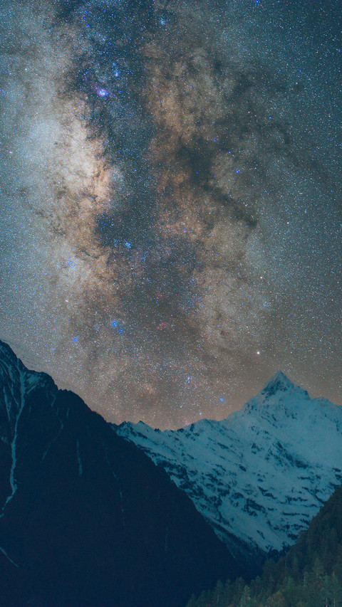 Rain collapsing starry sky screenshot