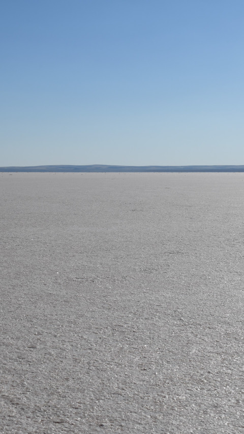 The pink reflection of the salt lake in turkey screenshot