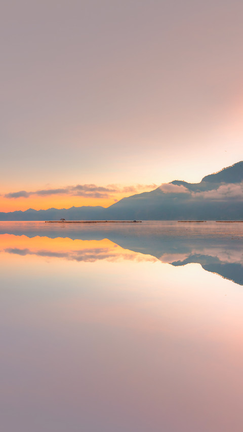 Fishing village on the coast of the Lake Batur screenshot