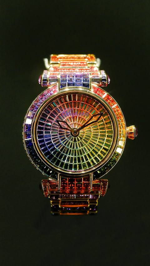 Beautiful borderless jewelry watch screenshot