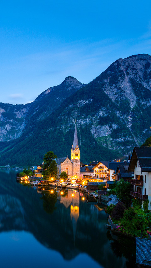 Hallstatt, famous village in the Austrian Alps, Salzkammergu screenshot