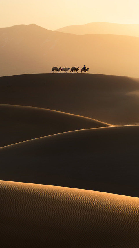 The light and shadow stretch across badain jaran screenshot