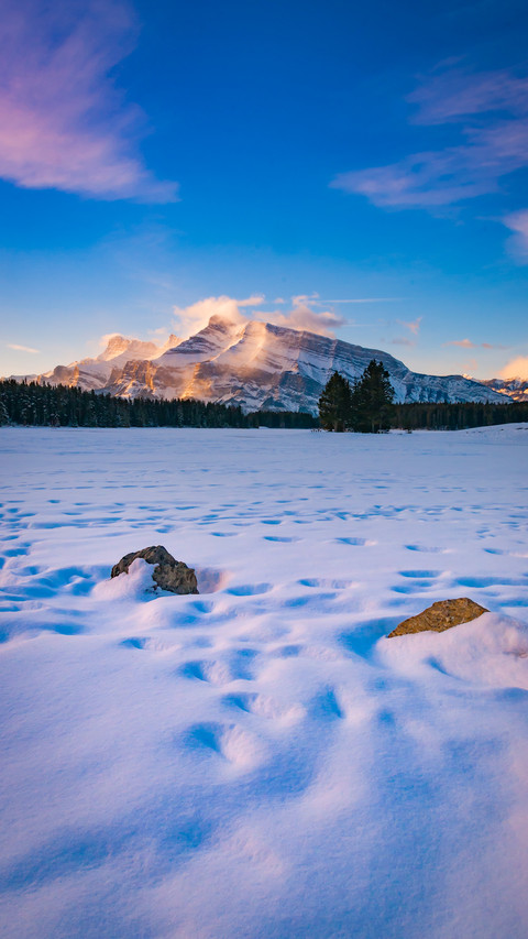 Winter sunrise at Two Jack Lake, Banff National Park screenshot