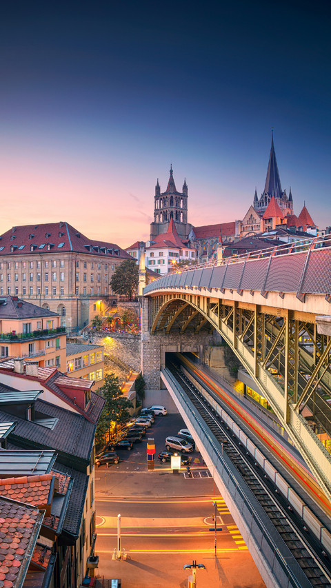 Railway Bridge Across The City screenshot