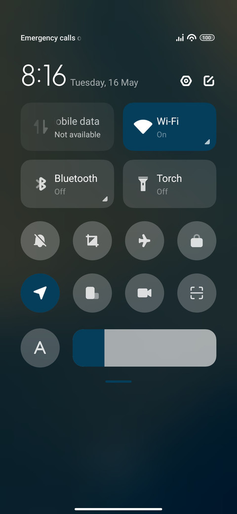 Gray and White screenshot