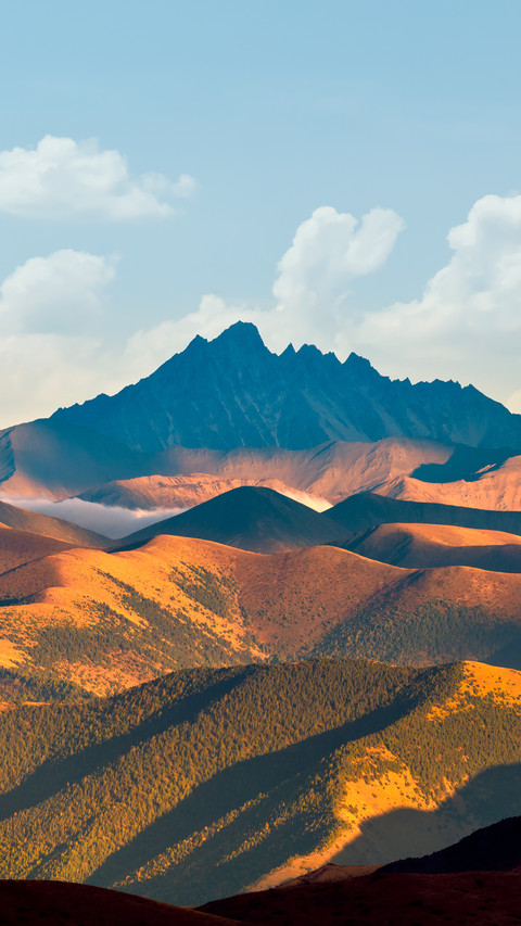贡嘎山 云海雪山梦 screenshot