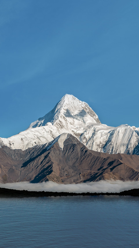 贡嘎山 云海雪山梦 screenshot