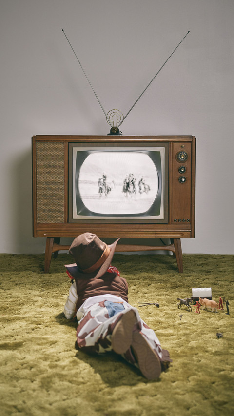 Film and television dramas are reviewed before they are seen screenshot