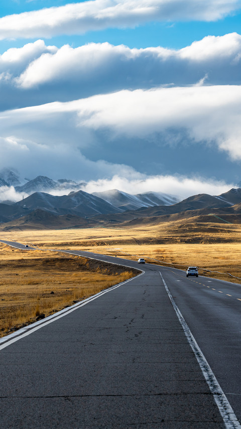 The road around sayram lake screenshot