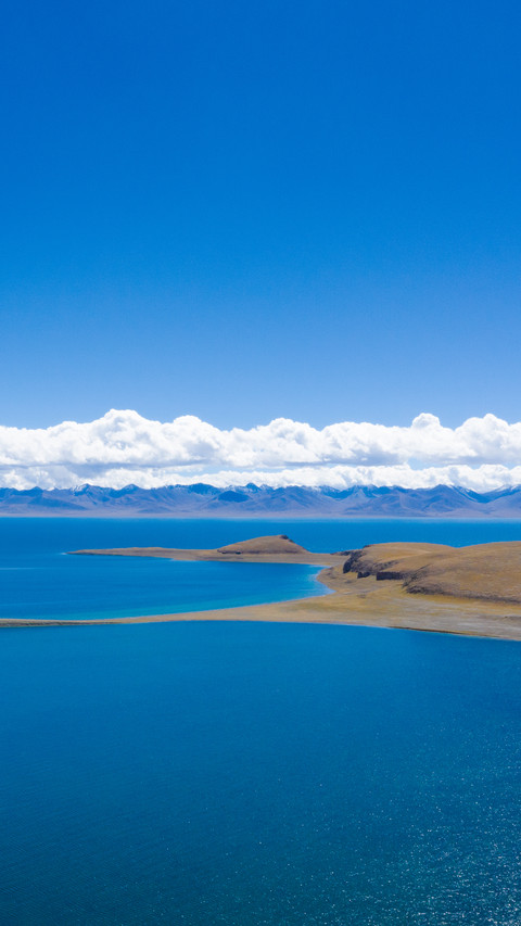 Namtso lake takes in the vastness of the plateau screenshot