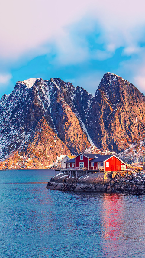 Morning view of the Hamnoy fishing village on Lofoten Island screenshot