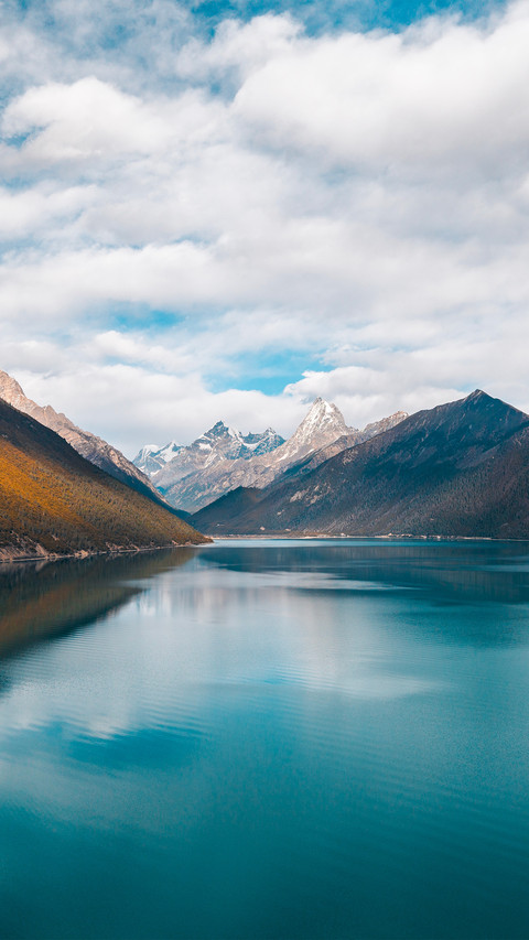 The snowcapped mountains and lakes of basong co screenshot
