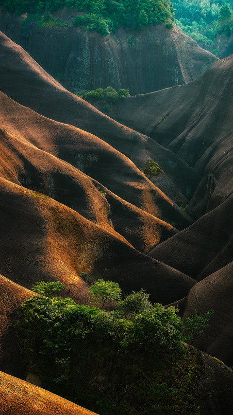 Canyon Light and Shadow screenshot