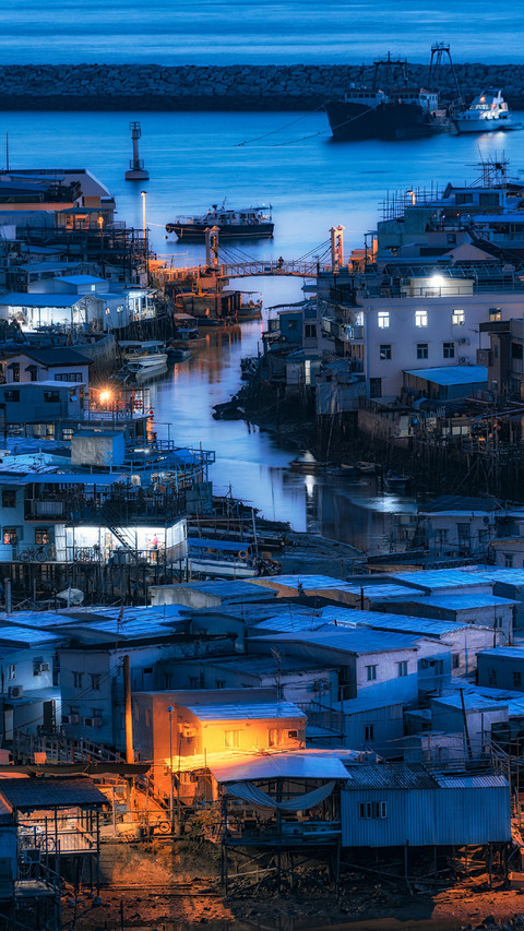 The Beautiful Night View of The Small Town by The Water screenshot