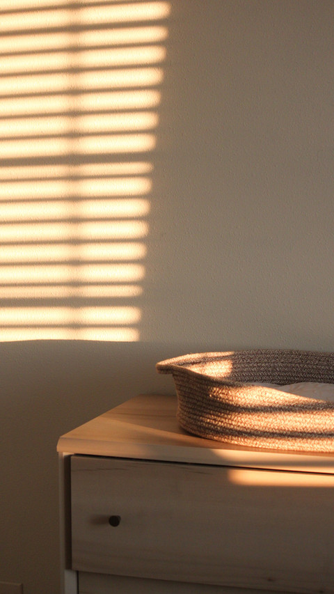 Sunset peeking through windows in the evening screenshot