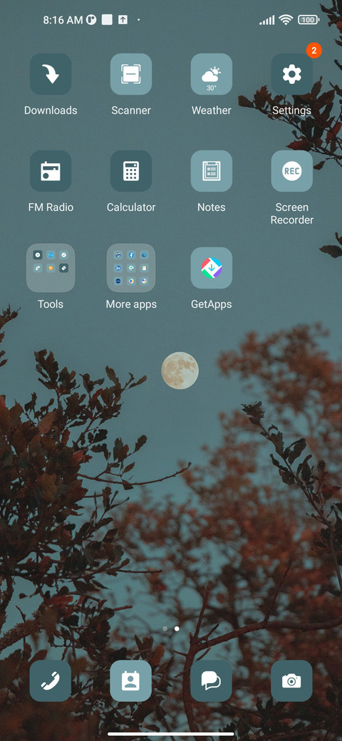 Moon and treetops screenshot