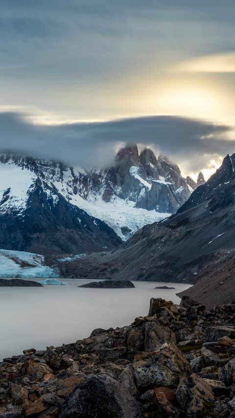 Sunset over lake torre screenshot