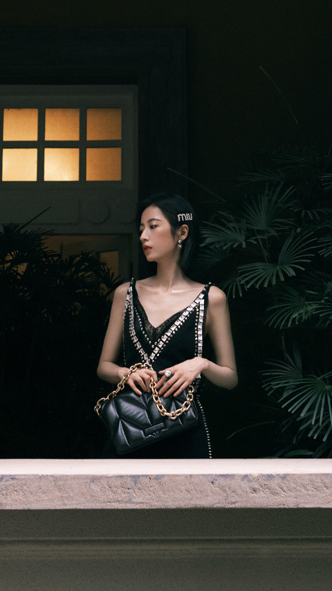 周雨彤在演艺圈挺好 screenshot