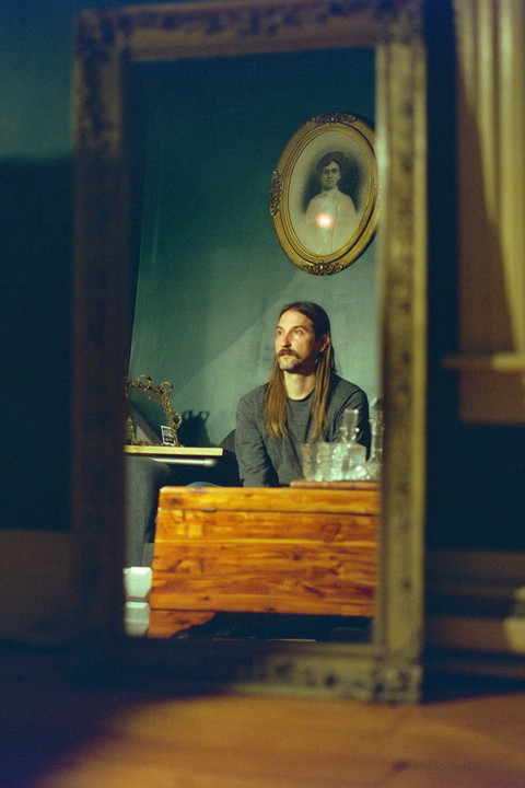 The Man in the Mirror screenshot