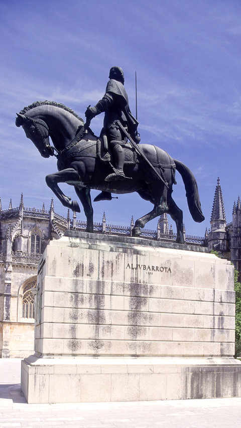 Batalha  mosteiro de santa maria da vitoria statue nuno screenshot