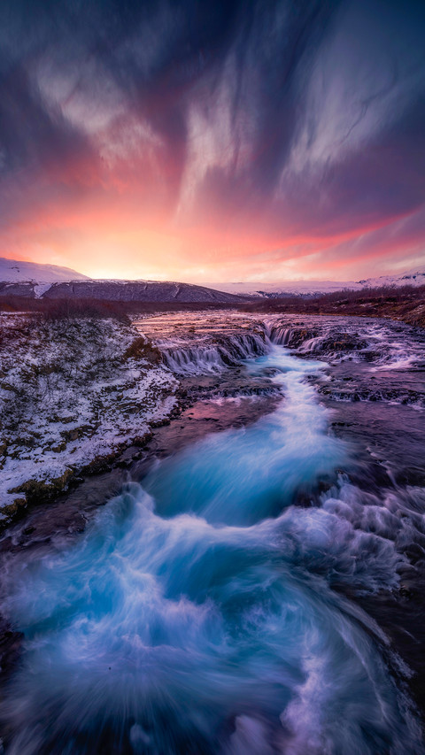 Sunset over the blue river in Iceland screenshot
