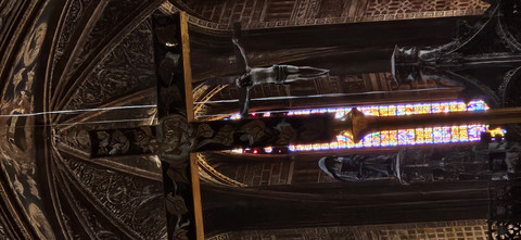 Stained glass in contrast.jpg screenshot