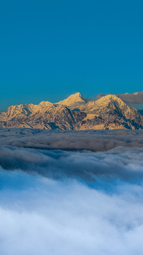 Sunrise over Gongga Snow Mountain screenshot